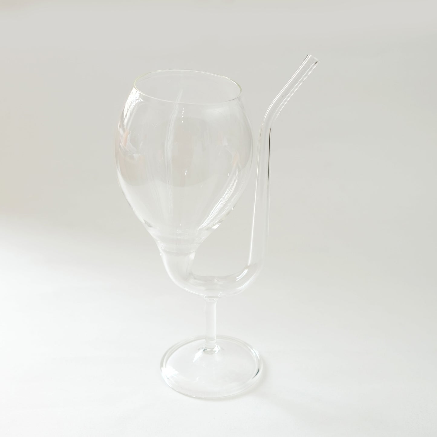 Wine Shape Glass with built-in straw (300 m)