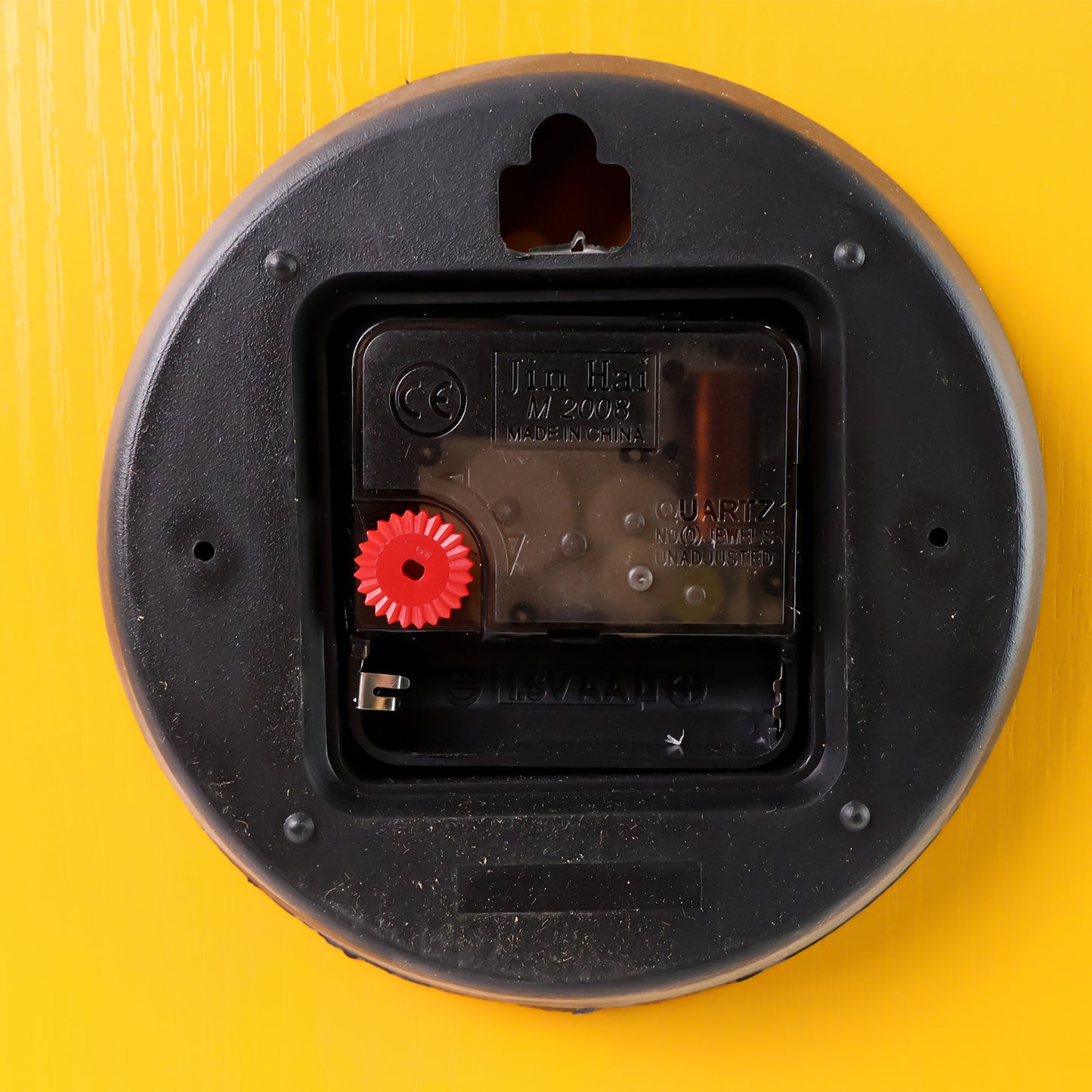 Modern Round Wall Clock Stylish And Silent Non-ticking Decorative Timepiece (1 Pc)