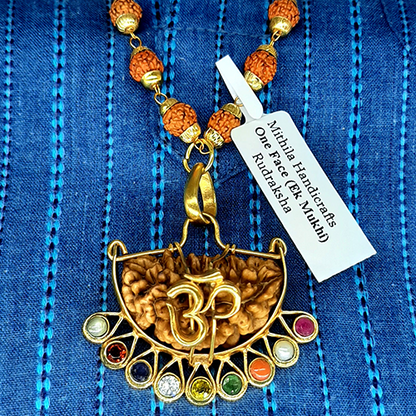 Ek Mukhi Rudraksha With Navaratna Gemstones  - Lab Certified