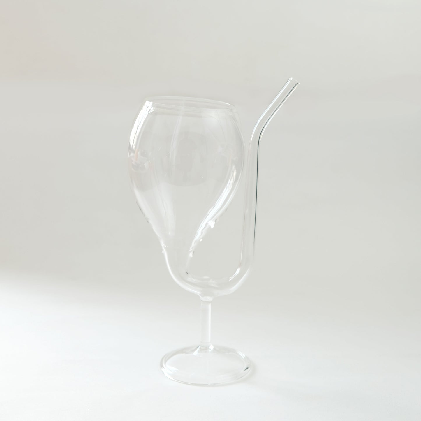 Wine Shape Glass with built-in straw (300 m)