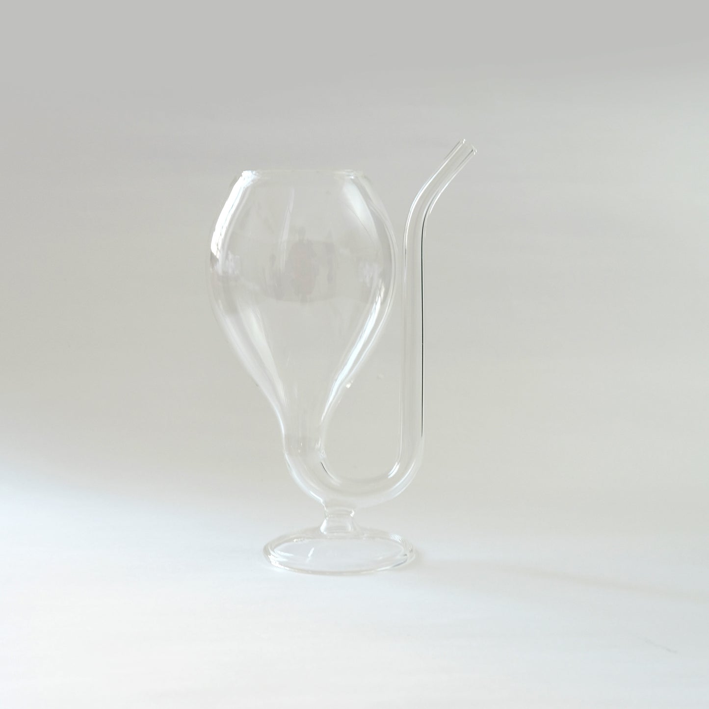 Wine Shape Glass with built-in straw (250 ml)